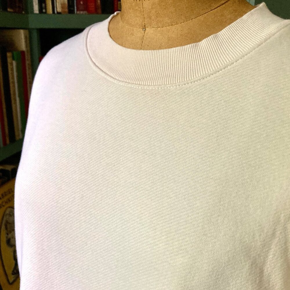 Universal Thread Oversized and Cropped Sweatshirt - Picture 6 of 7